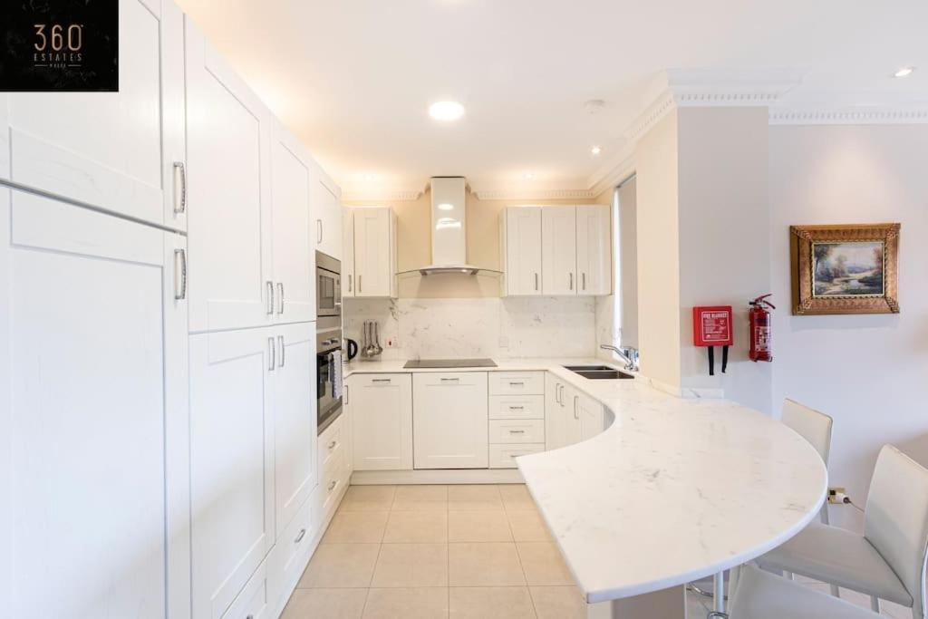 One Of A Kind, Seafront Property In St Georges Bay By 360 Estates سانت جوليان المظهر الخارجي الصورة